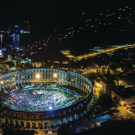 3 Bedroom Beautiful In *