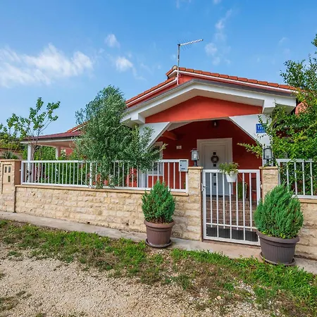 Дом отдыха 3 Bedroom Beautiful In