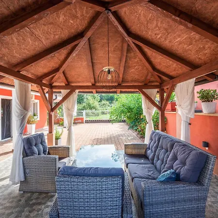 Дом отдыха 3 Bedroom Beautiful In