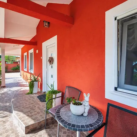 3 Bedroom Beautiful In Casa vacanze *