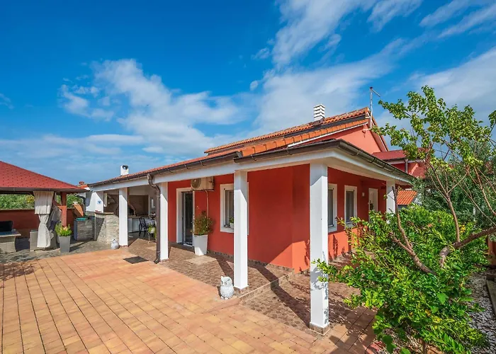 3 Bedroom Beautiful In * Pula