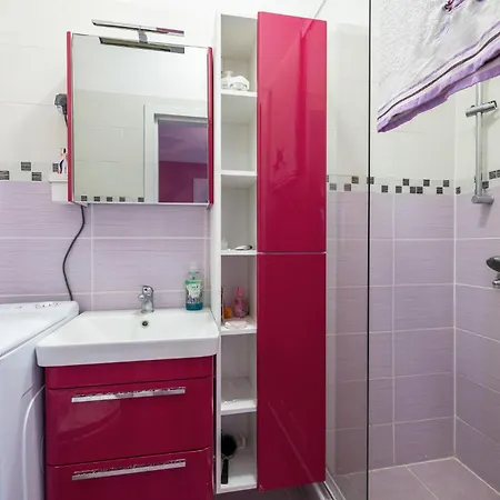 Nyaraló Cozy Apartment In Pula With Wifi *