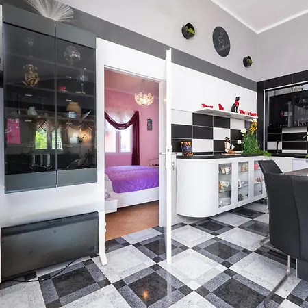 3 Bedroom Beautiful In * Pula