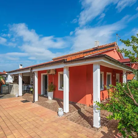 3 Bedroom Beautiful In * Pula