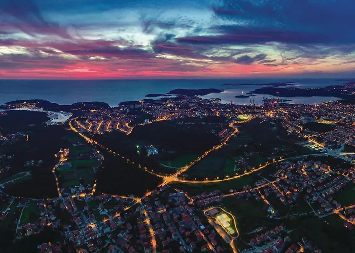 3 Bedroom Beautiful In Feriehus