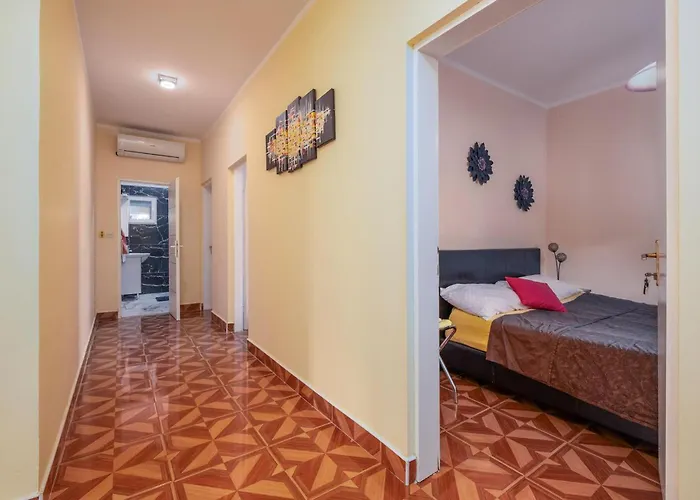 Будинок відпочинку 3 Bedroom Beautiful In