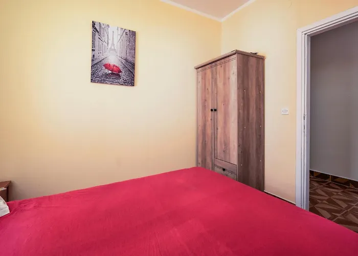 3 Bedroom Beautiful In Feriehus